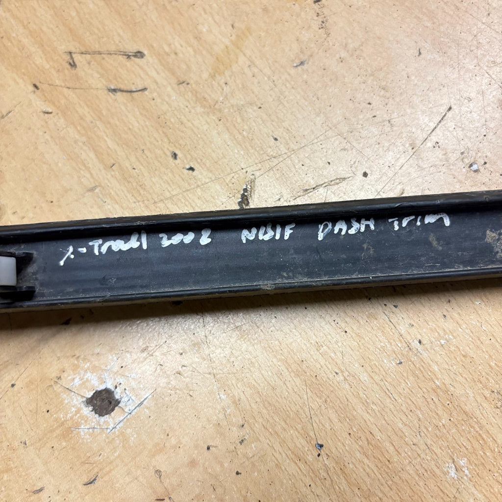 NISSAN X TRAIL 2002 FRONT LEFT DASHBOARD TRIM 684118H300L