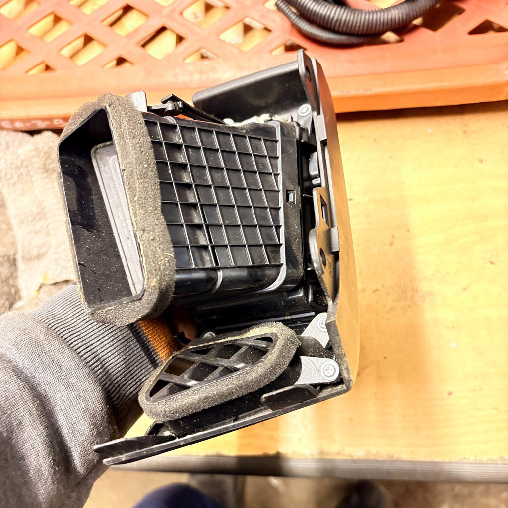 Hyundai i30 FD MK1 2007-2012 Dashboard Air Vent RH Driver Side 97490-2R000