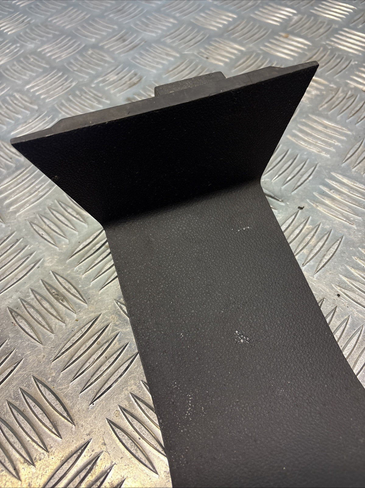 Audi A2 8Z Black Centre Console Trim in Front of Gear Stick 8Z0864261A