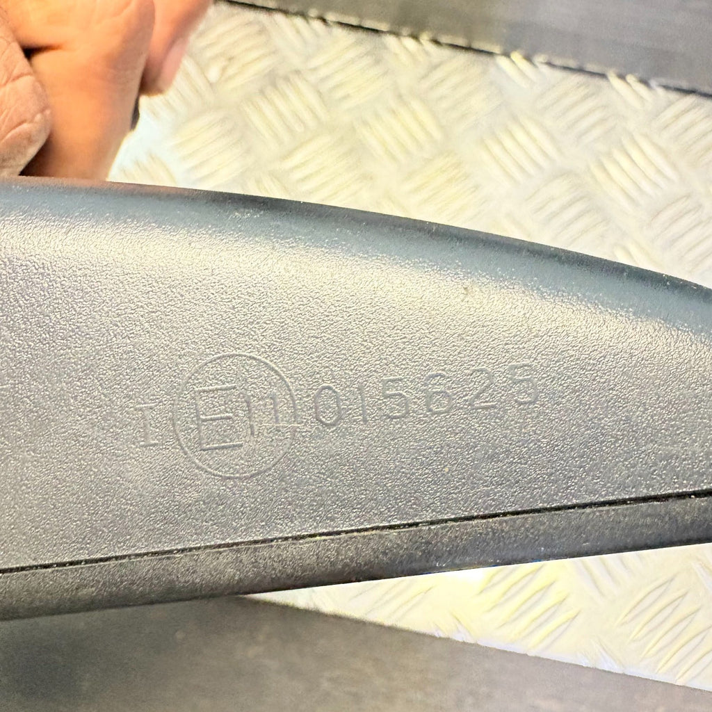 Volkswagen Golf GTi 2006 REAR VIEW MIRROR E11015625
