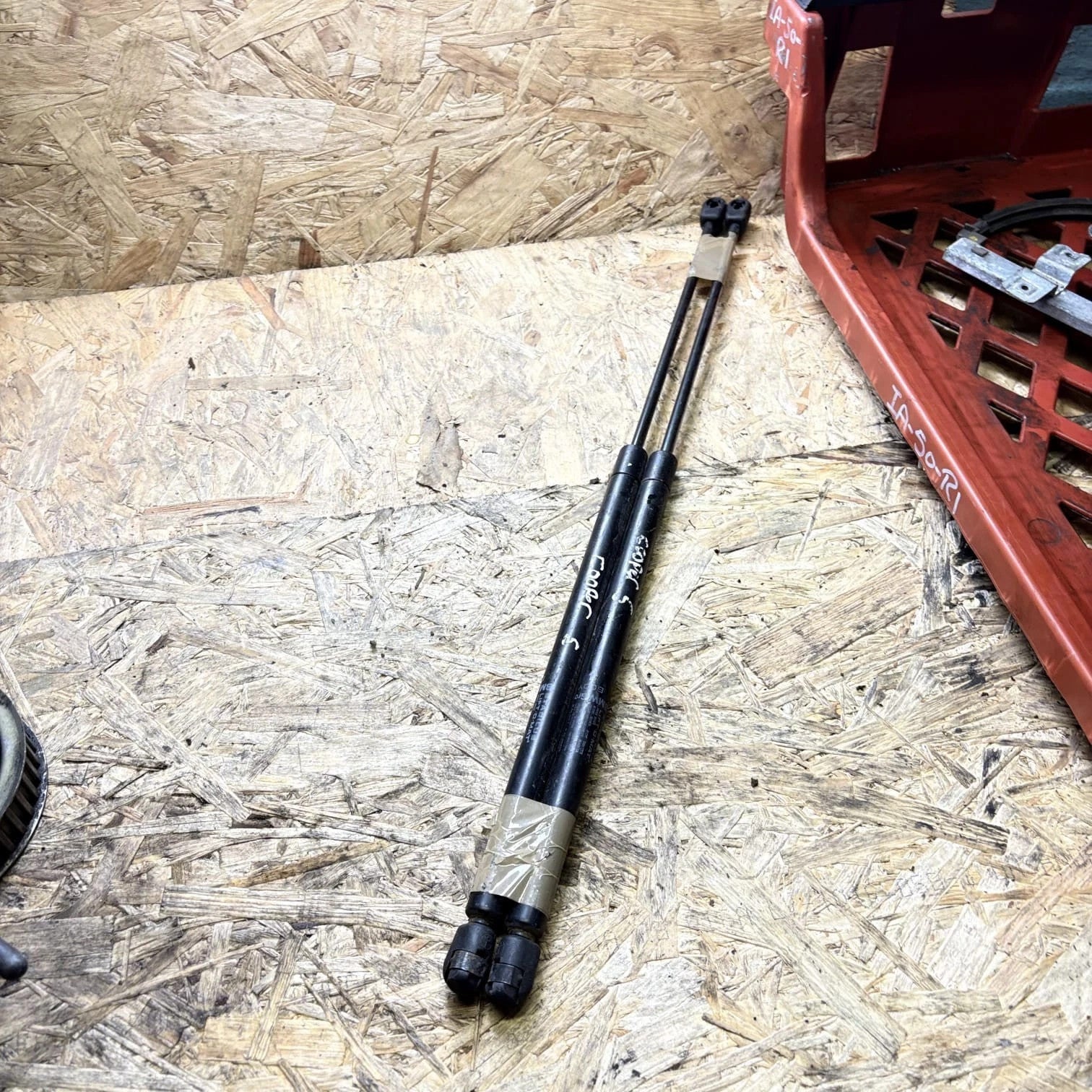 Mini Cooper Rear damper Gas spring rear damper KIA Sportage III SL Bj12