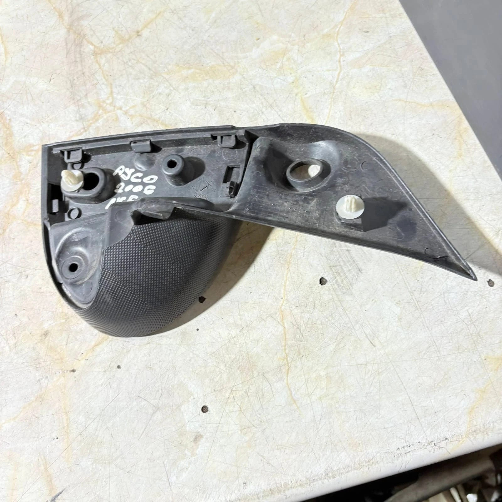 Citroen C1 Peugeot 107 Toyota Aygo Passenger Left Mirror Trim 67492-0H010 05-14