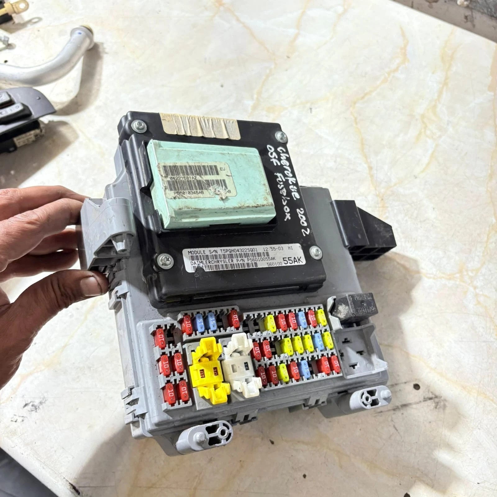 Jeep Cherokee KJ 2001-2007 Body Control Module ECU Driver Front Right