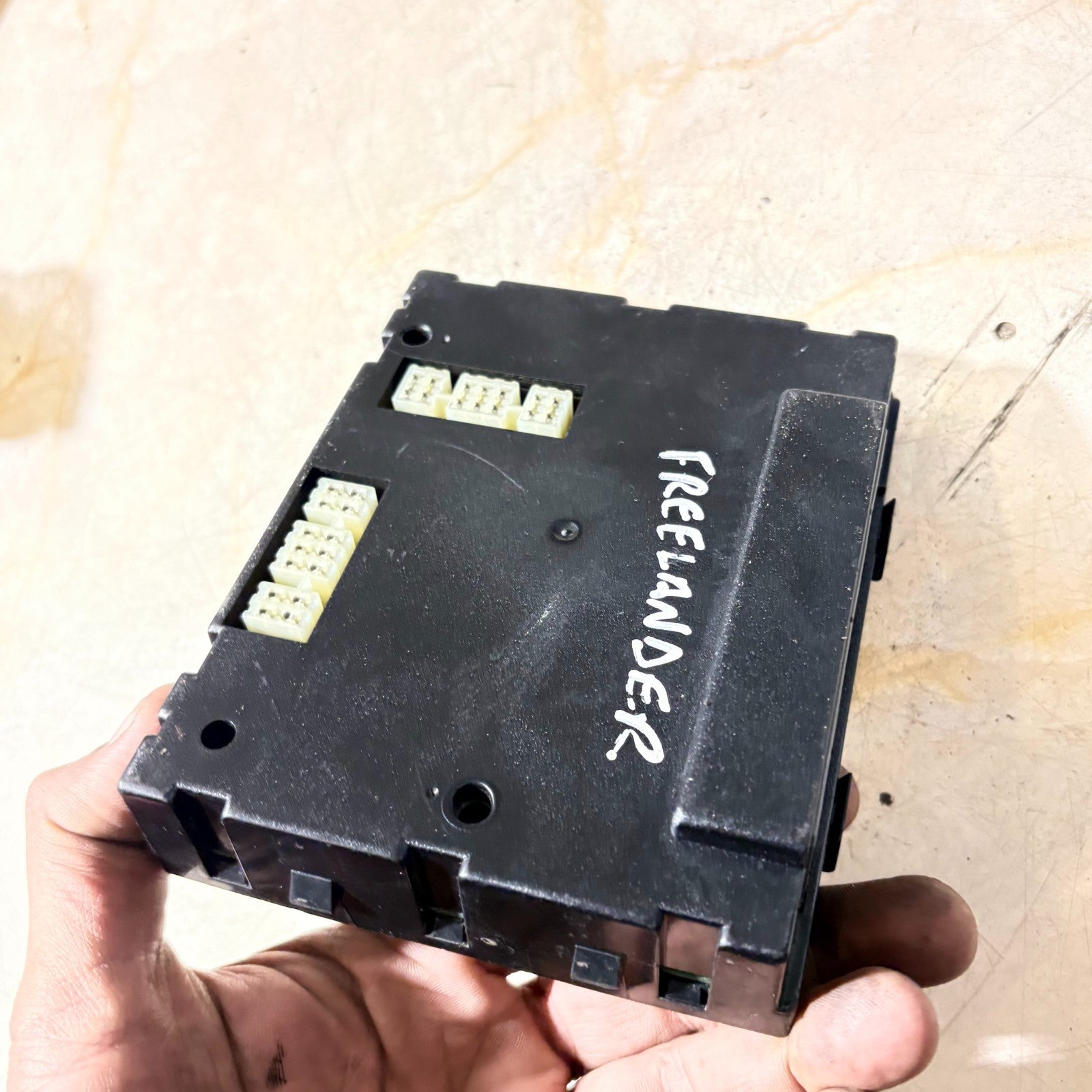 Land Rover Freelander 1 Comfort convenience body module YWC000030