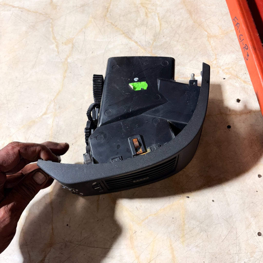 CITROEN RELAY BOXER 2007-2014 FRONT AIR VENT (DRIVER SIDE) OUTER 385817