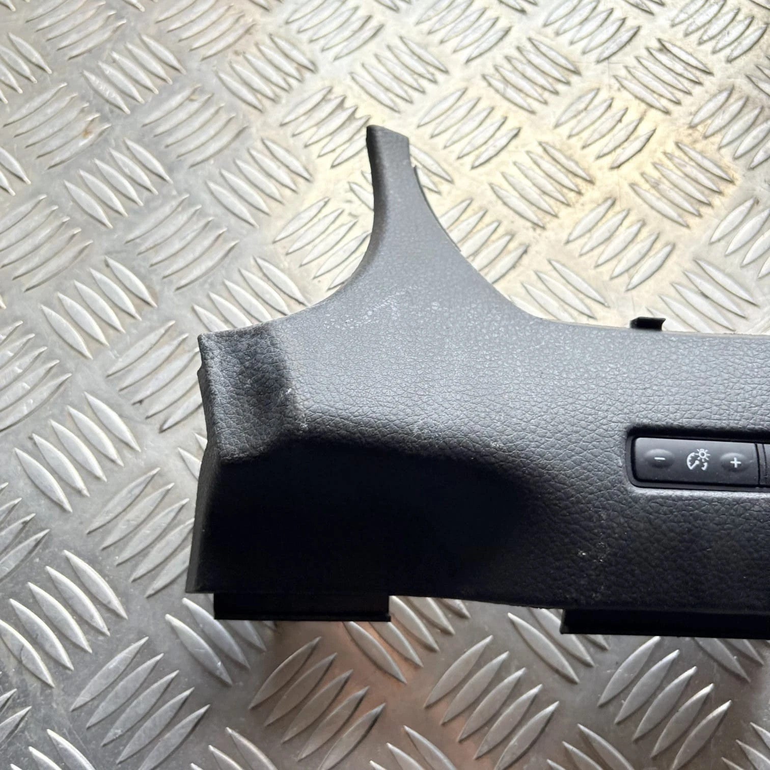Nissan Qashqai 2017 Dashboard Trim Cover Moulding 68414EA1A AMD96163