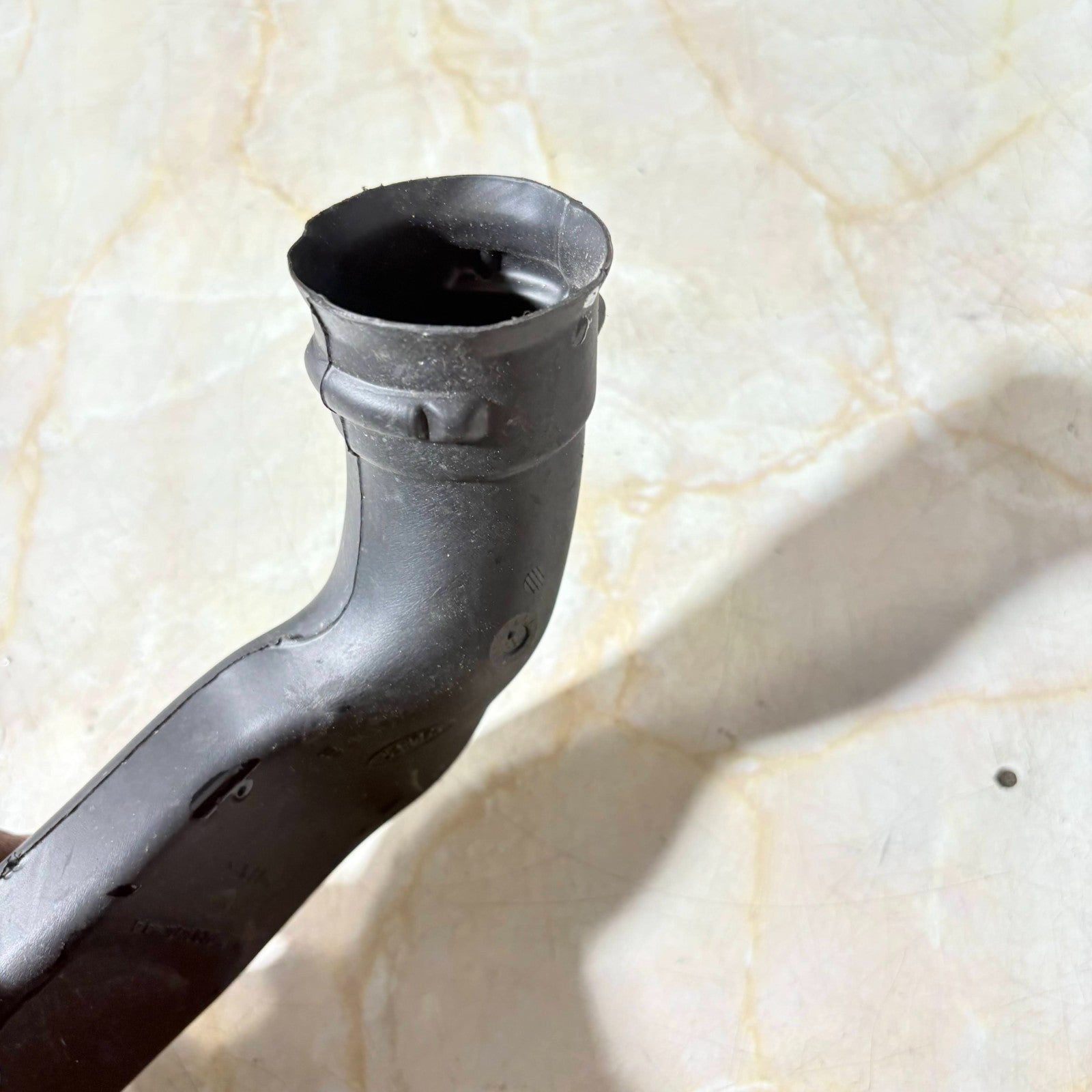 Range Rover Evoque Air Vent Pipe BJ32-018D404-AA Off Side L538 2011 to 2018