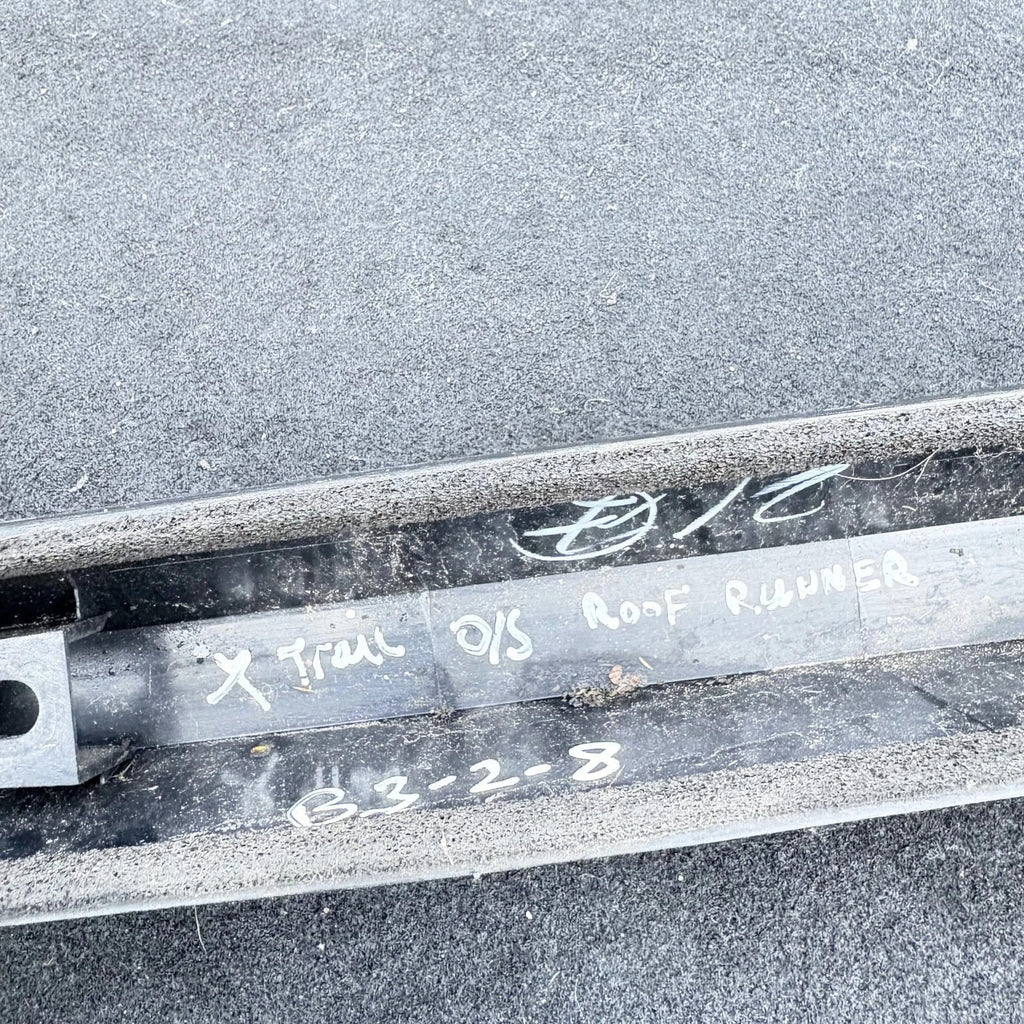 738328H300 Driver Side Roof Bar Nissan X-Trail 0/S 100KW
