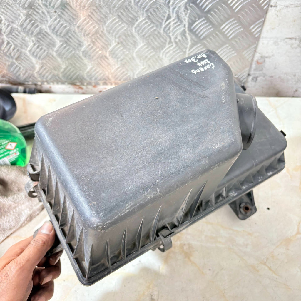 Kia Carens 2004 Air Filter Box OK2KB13320