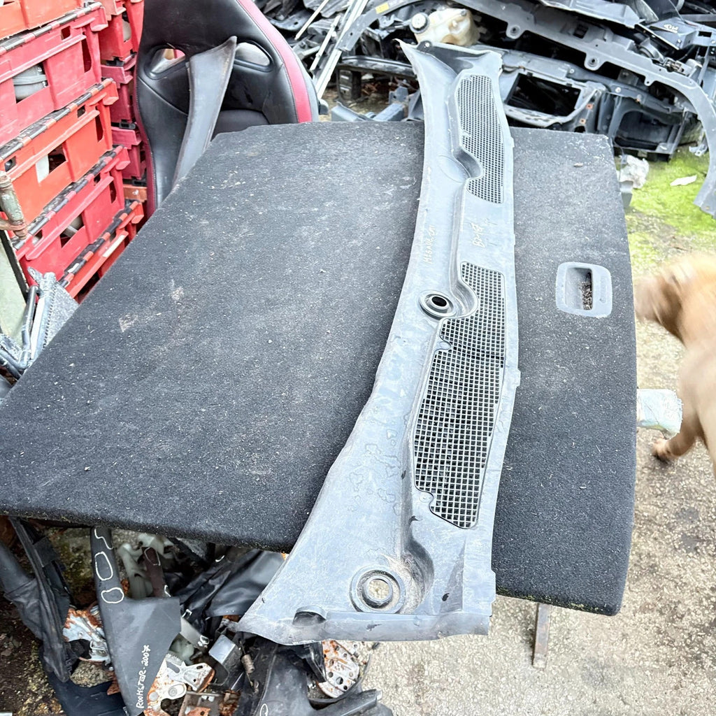 RENAULT MEGANE III Front Wiper Cowl Trim 9810MB010 2011