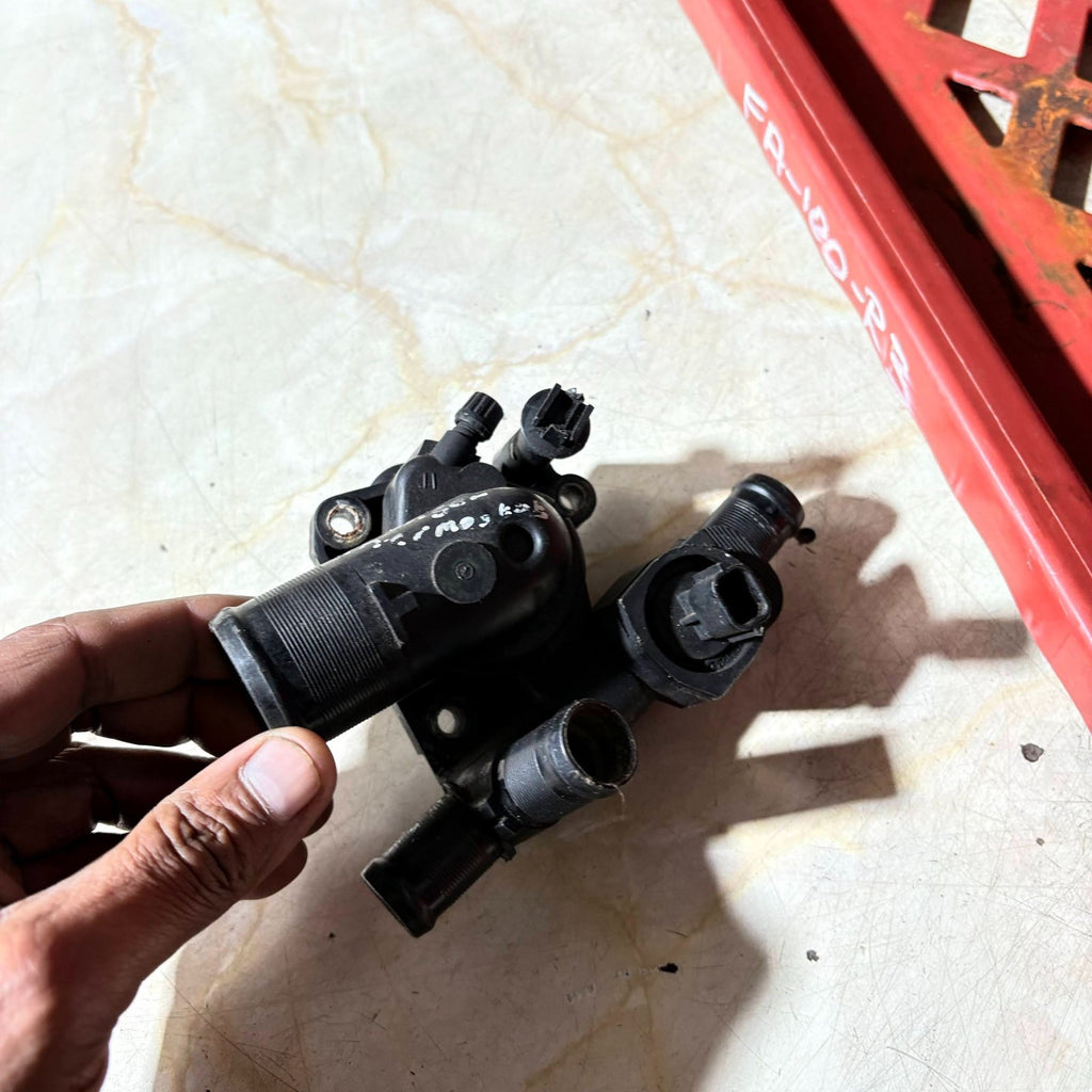 Thermostat Housing Outlet 1.9 dCi Trafic II 01-14 Vivaro A 8200074346