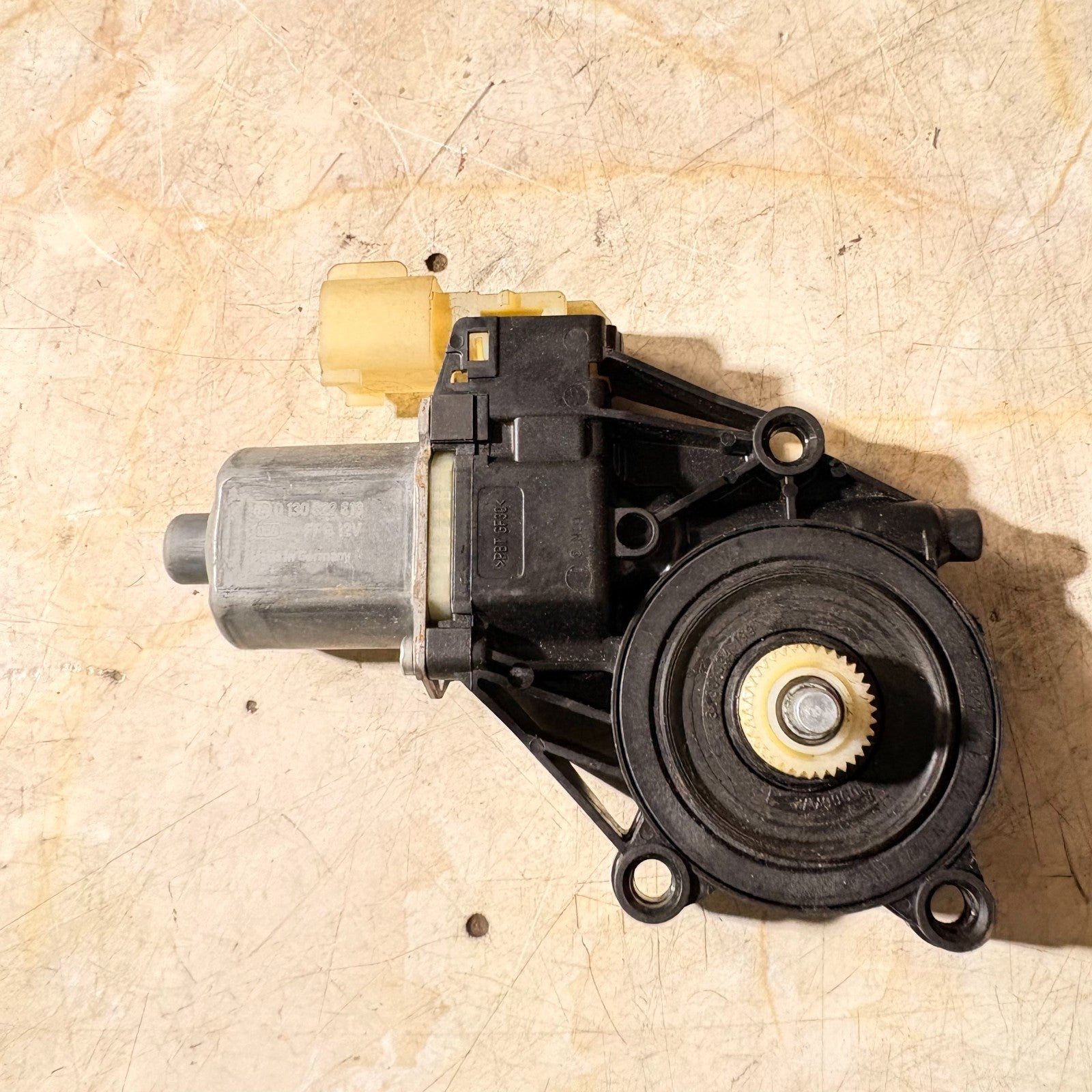 Ford Fiesta Mk7.5 Facelift 13-17 Passenger Front Left Window Motor 8A61-14A389-B
