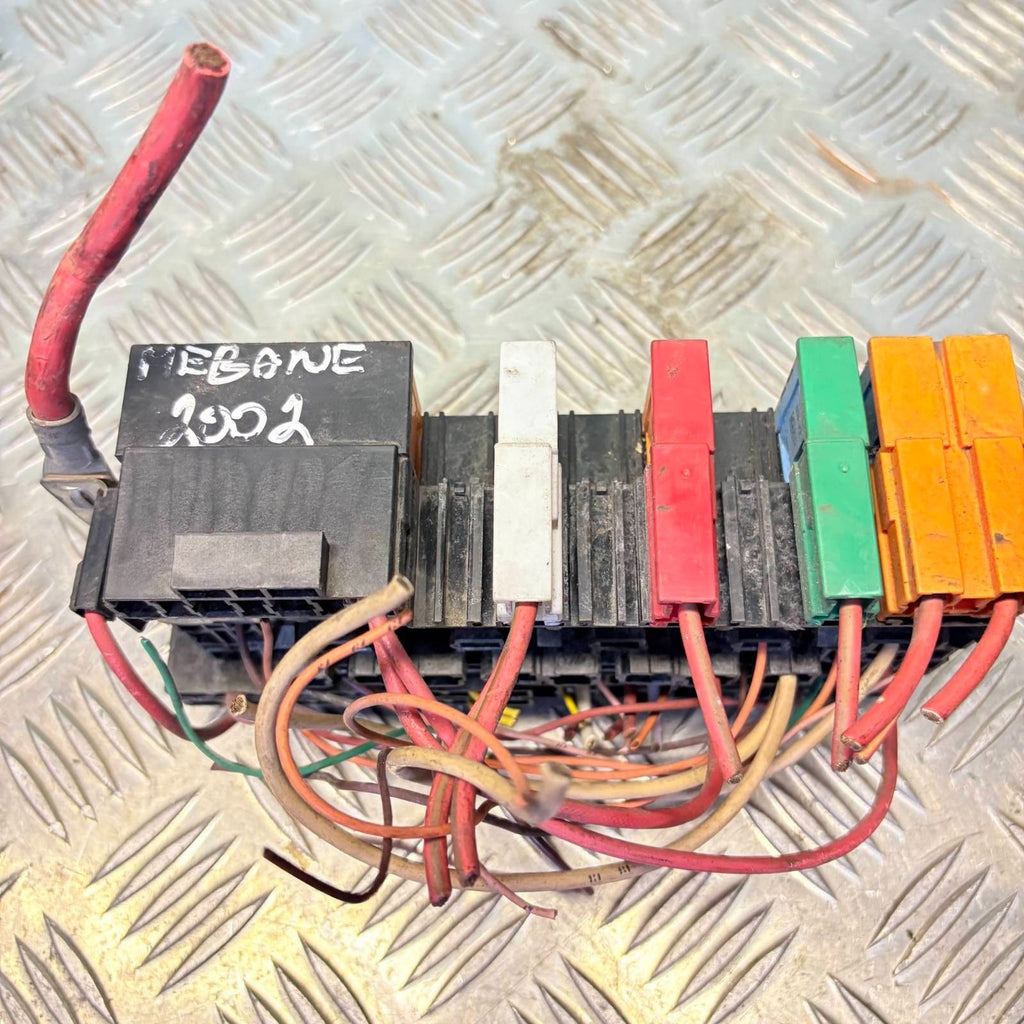 FUSE BOX RENAULT MEGANE 1995-2003 16V