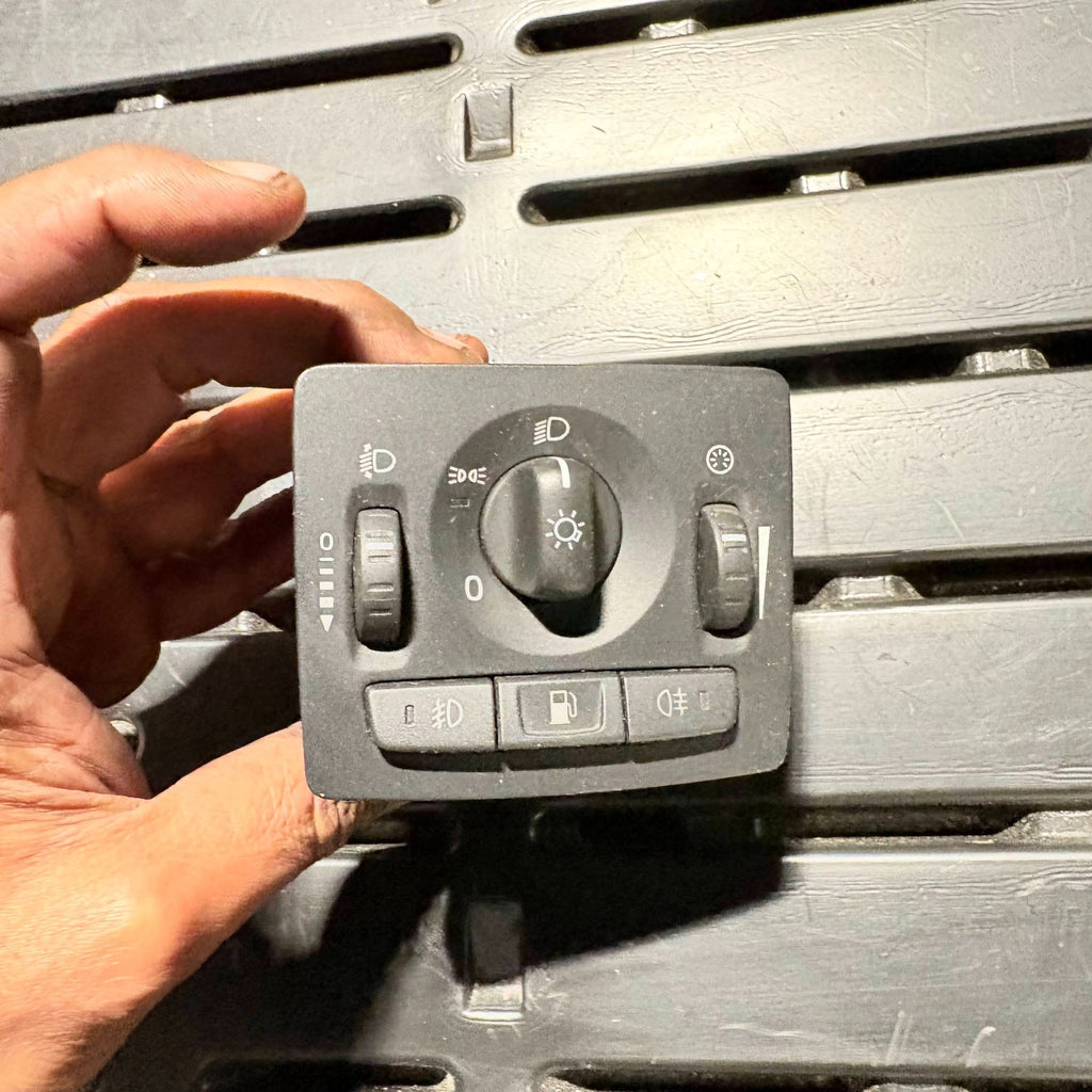 VOLVO V50 2004-2010 HEADLIGHT SWITCH CLUSTER 30739300