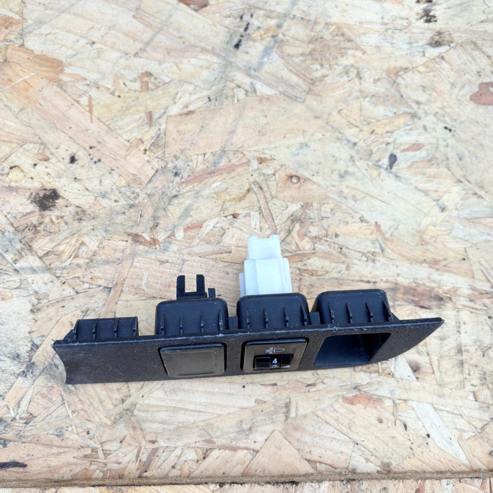 Vauxhall Agila B 2008-2015 1.2 Fog Light Lamps Switch 73831-85l0