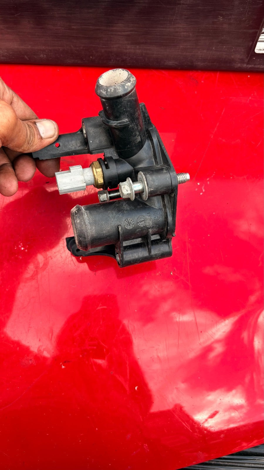 FORD ECOSPORT 2016 Thermostat