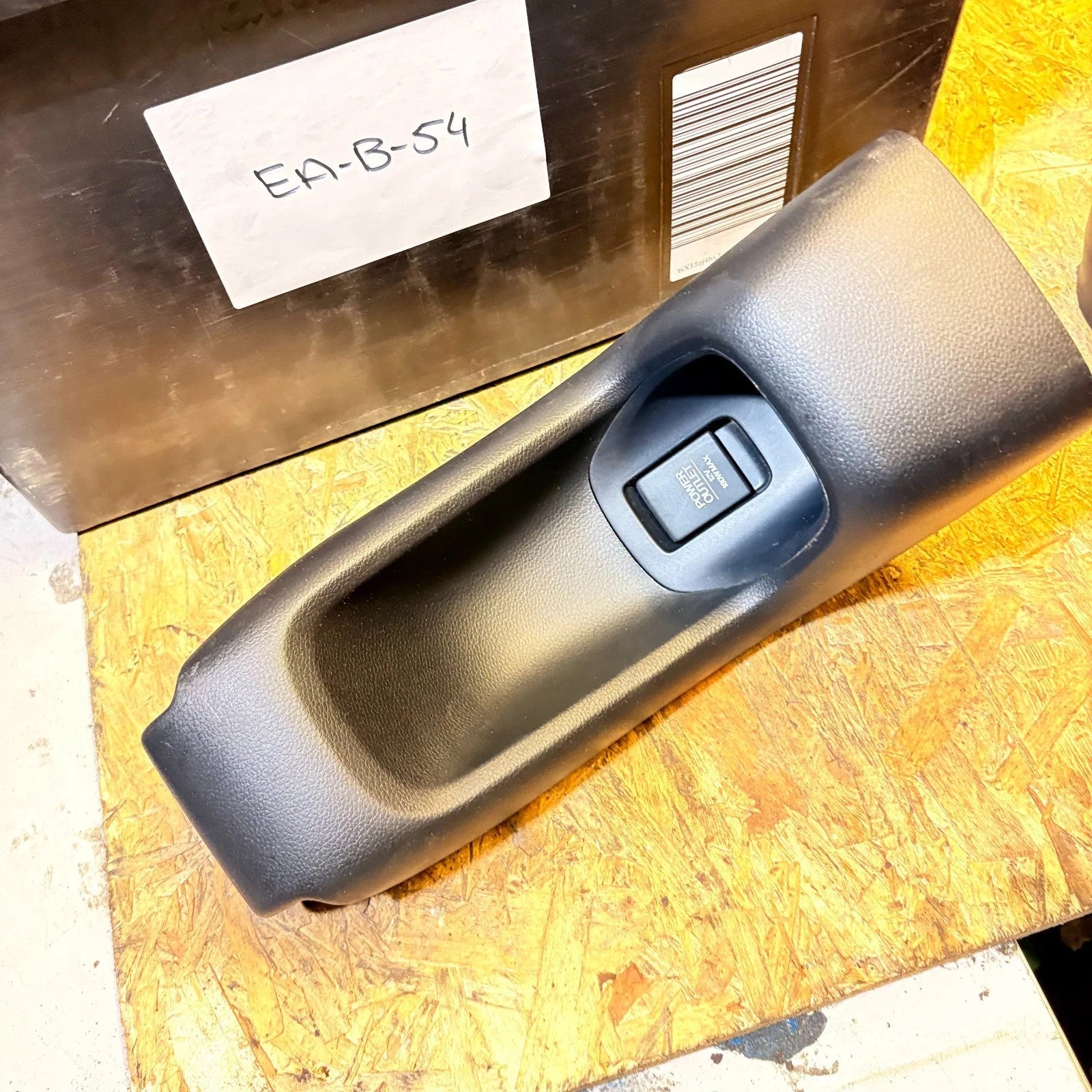 Honda HR-V 2015-2022 Rear Centre Console Trim 12V Power Outlet Cover T10266