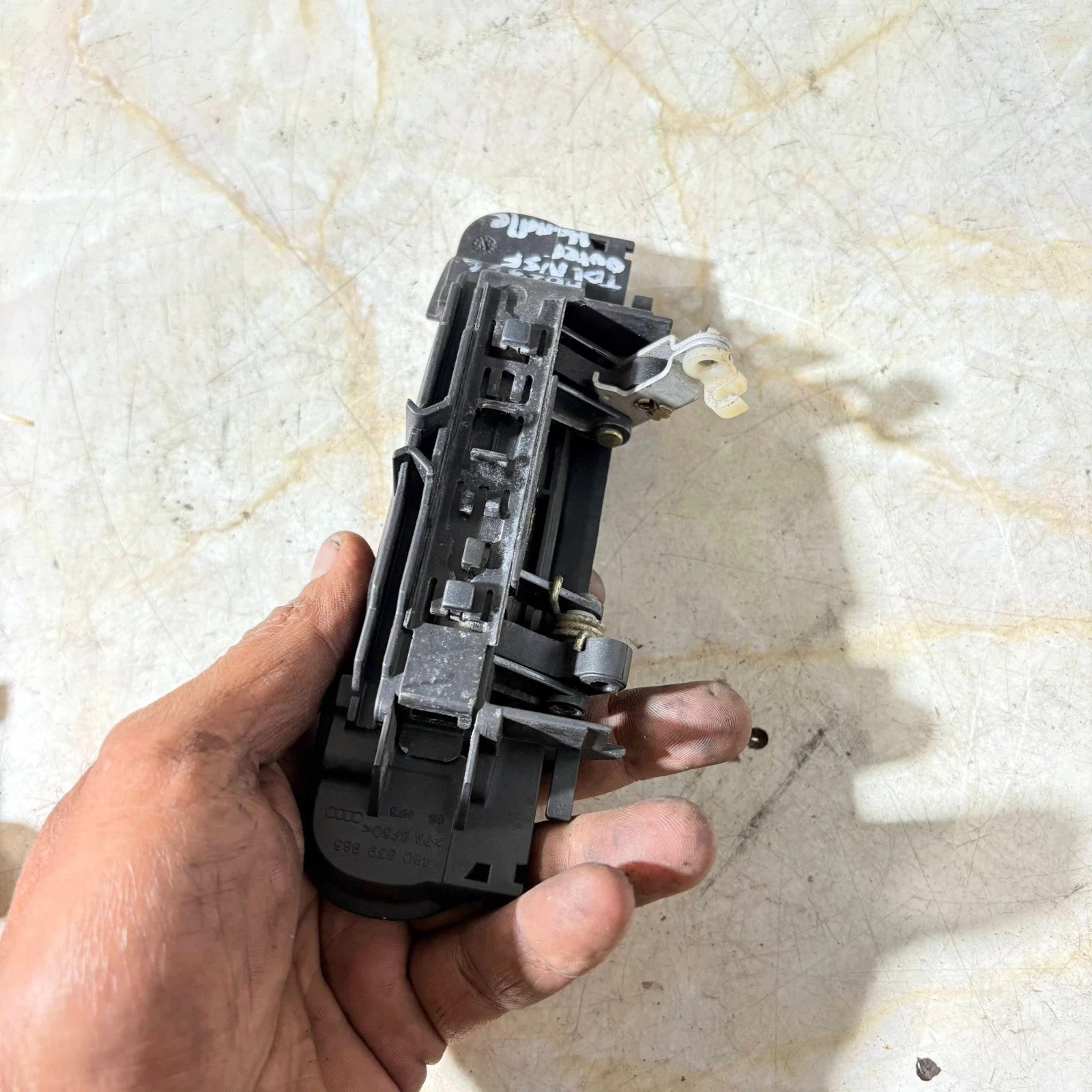 AUDI A3 2008 LEFT FRONT EXTERNAL DOOR HANDLE 4B0 839 885