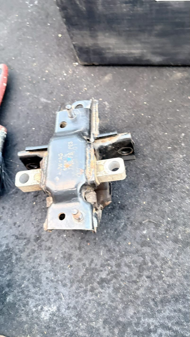 POLO Seat Ibiza Mk4 Tsi 1197 Engine Mount passenger CBZA 6Q0199555AR O55 2009