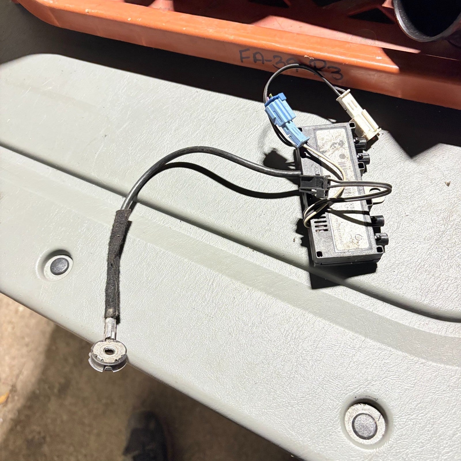 Peugeot 307 CC Coupe Cabriolet 2.0 2008 Antenna Amplifer