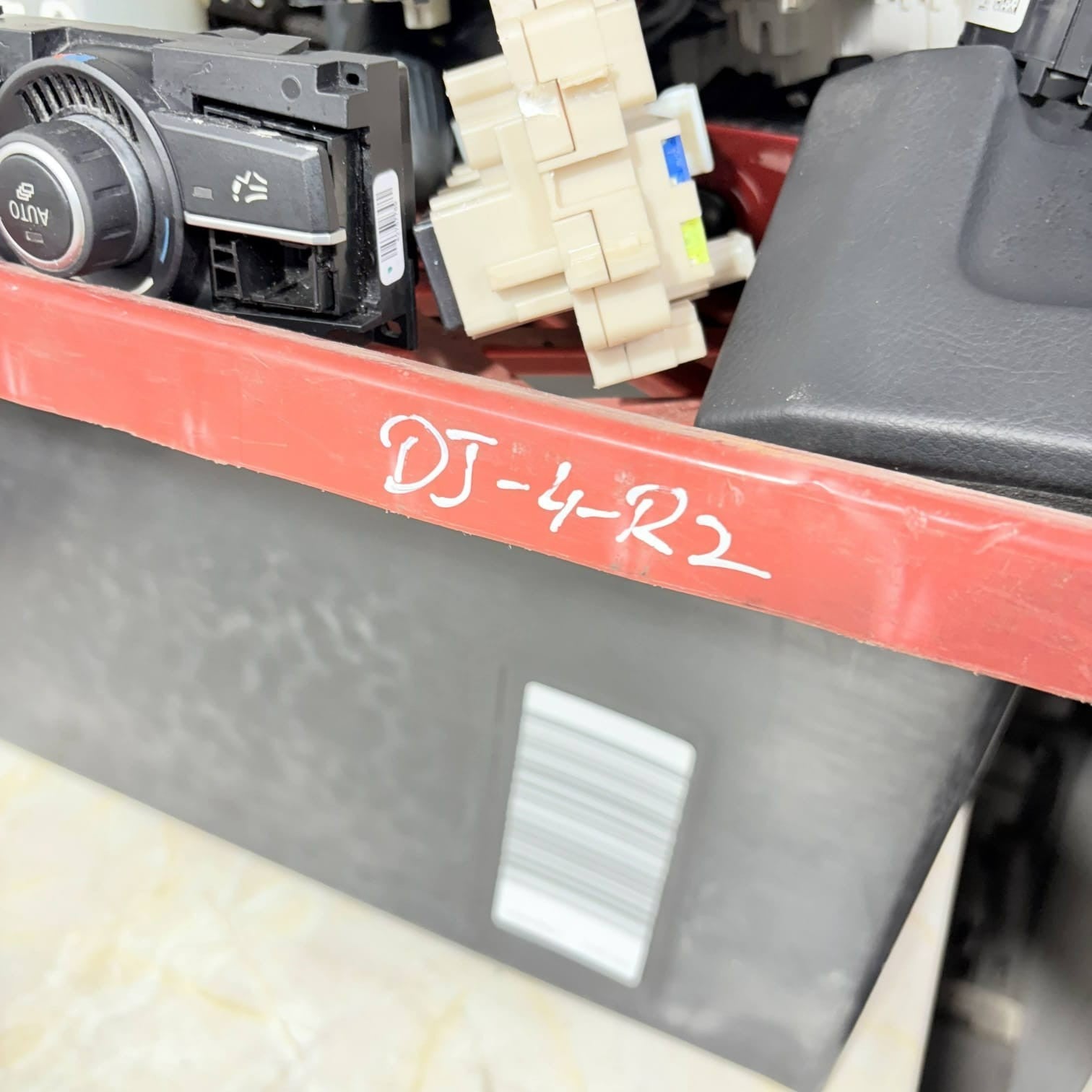 VOLVO V40 T2 R-DESIGN E6 4 DOHC DOOR CONTROL MODULE 31456701-2018
