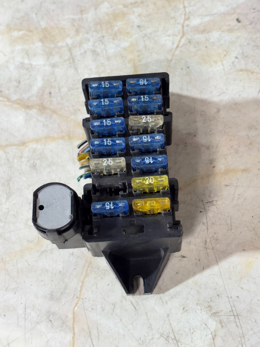 Suzuki Vitara 1999 Under Dash Fusebox