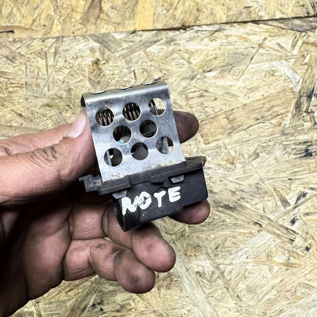 Nissan Note 2011 Blower Fan Regulator (Fan Control Switch Relay )