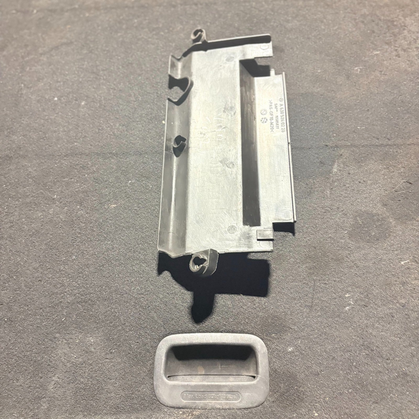 Mercedes-Benz Vito W638 1996-2003 Top Engine Cover Trim A6385240228