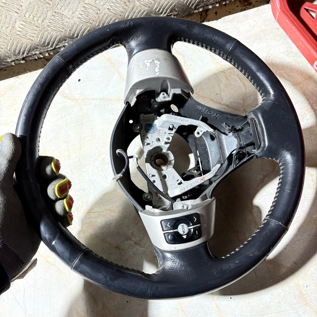 Toyota Yaris Mk2 XP90 2006-2011 Leather Steering Wheel Audio RHD GS120-02460