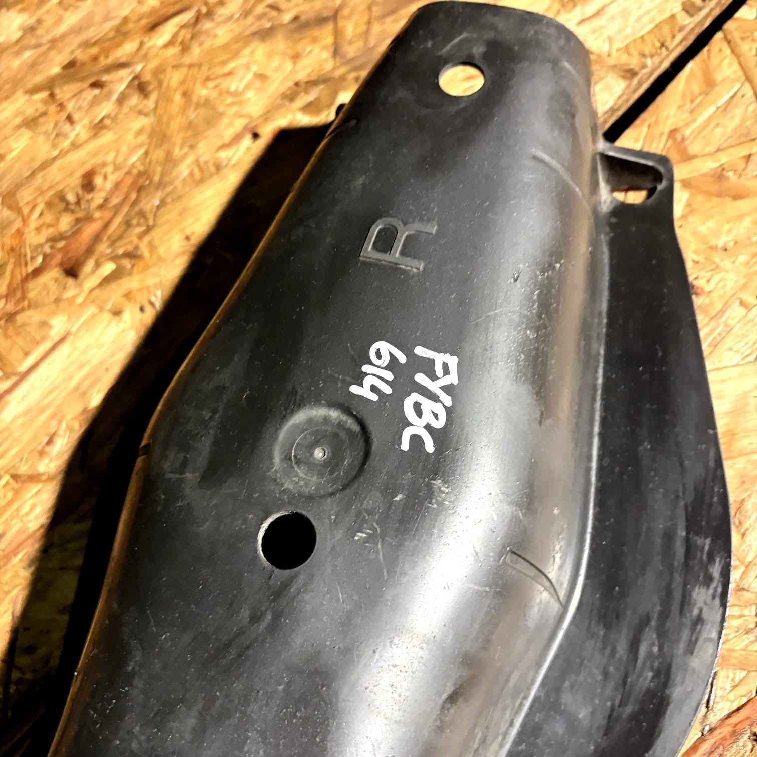 Mercedes W205/W213/X253 Rear Right Lower Control Arm Cover A2053523000 2015-23