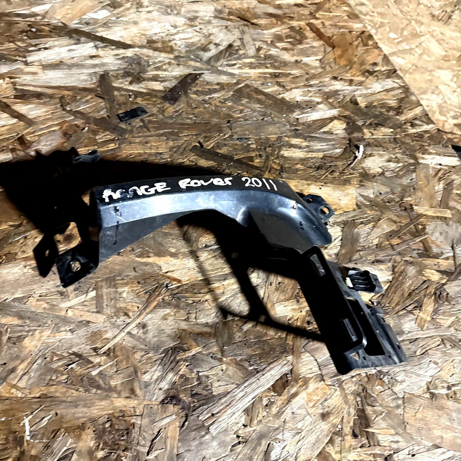 LAND ROVER EVOQUE L538 BUMPER BRACKET DRIVER REAR SIDE BJ32-17E800-A 2011