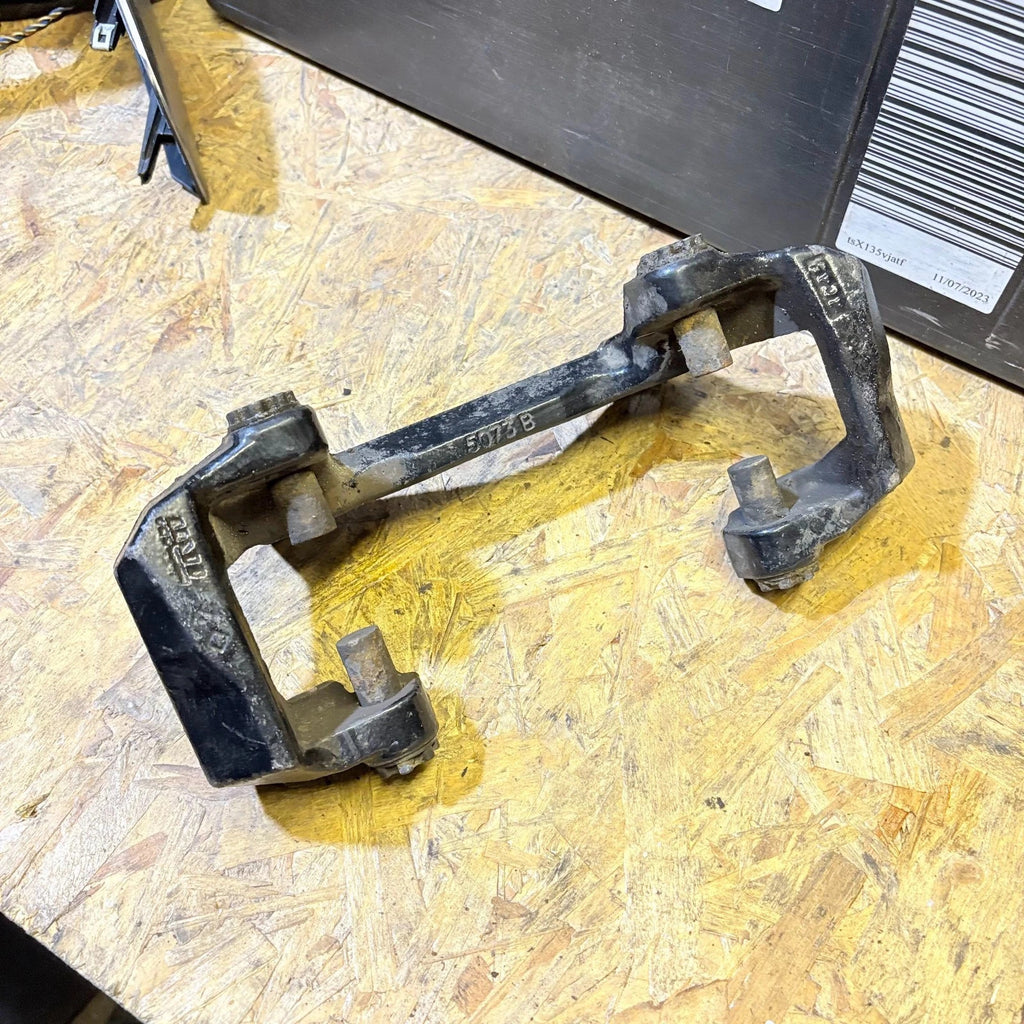 CITROEN C4 PICASSO MK1 2007-2013 FRONT RIGHT BRAKE CALIPER CARRIER BRACKET