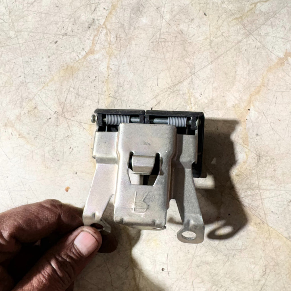 Nissan Juke 2014 Bonnet And Fuel Flap Switch