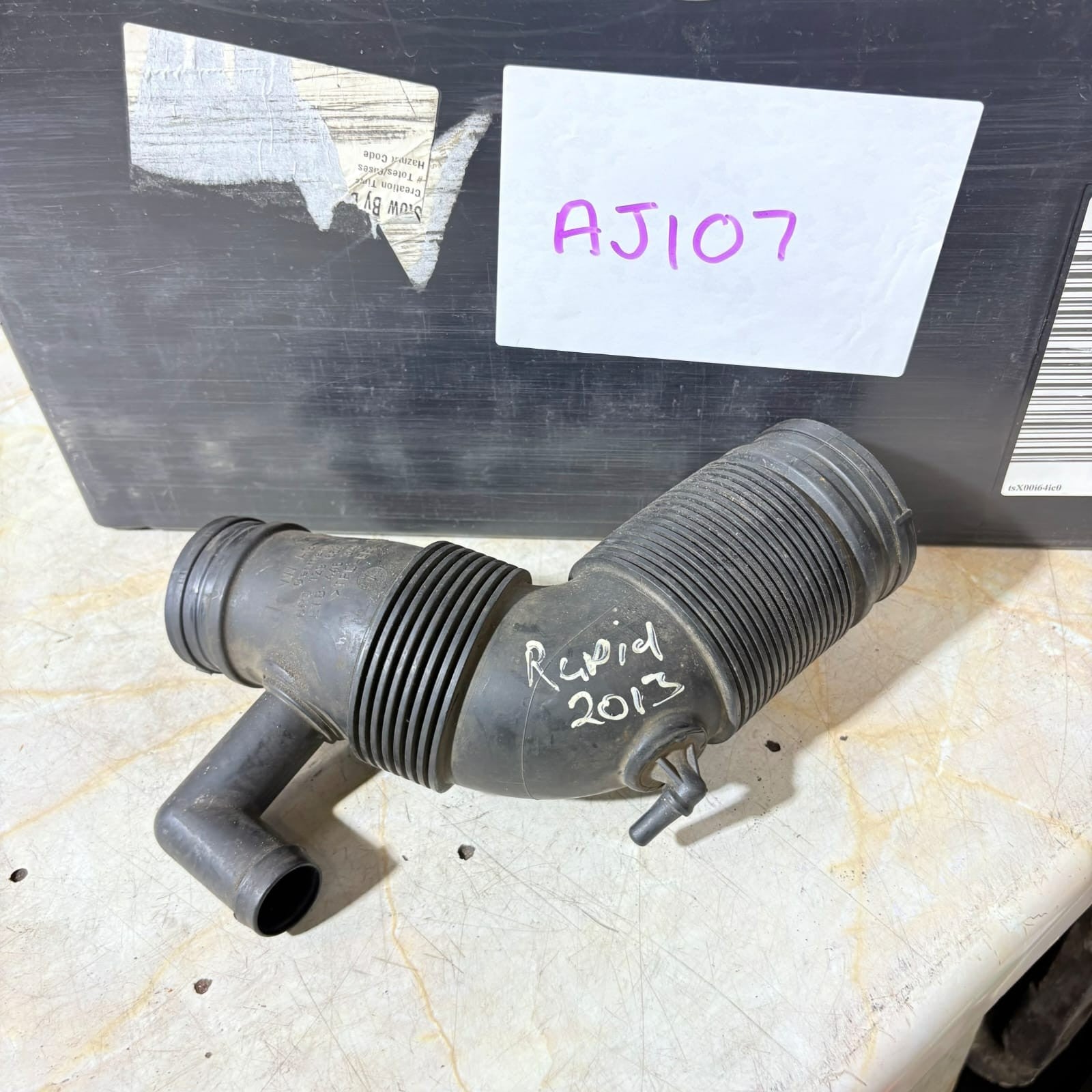 VOLKSWAGEN POLO 6R AIR INTAKE INLET HOSE PIPE 6R0129654C 1.2 TDI 09-2013
