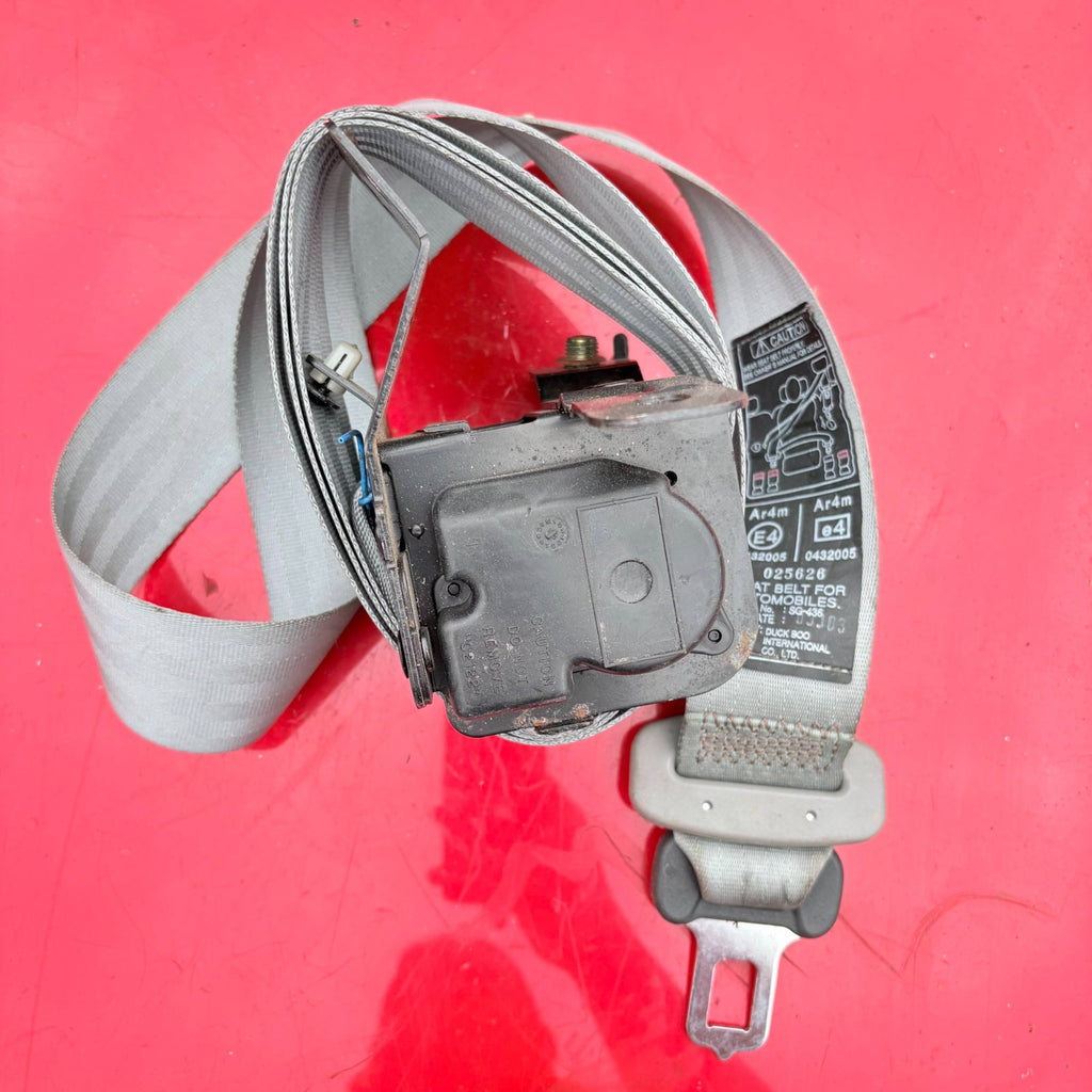Kia Sorento Kia Sorento Top Middle Seat Belt 0432005 Mk1 2003