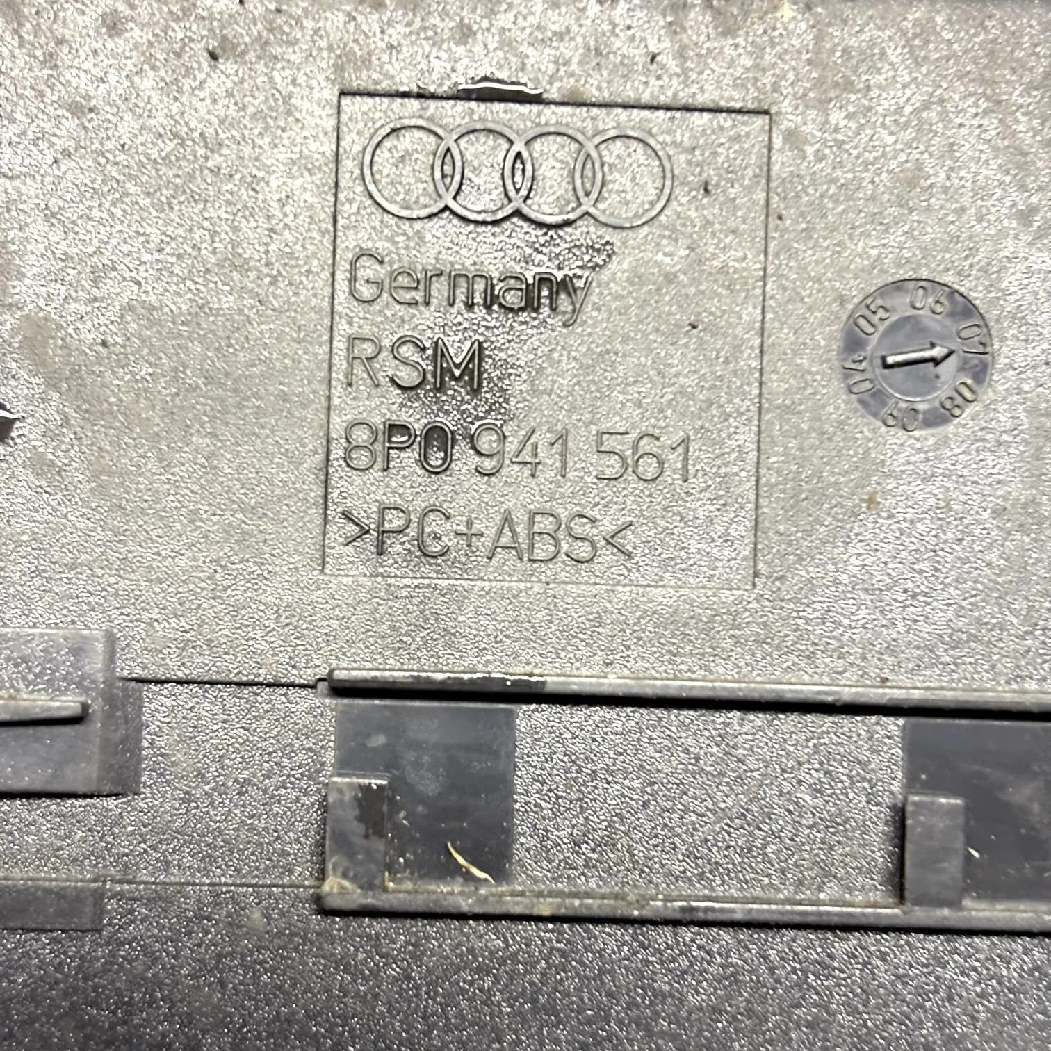 Audi A3 Mk2 Tdi Sport E3 2007 COIN STORAGE TRAY COMPARTMENT 8P0941561