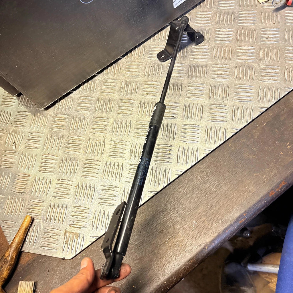 BMW 1 Series F20 F21 Tailgate Boot Gas Strut Left Rear 51247239871 2011-2019