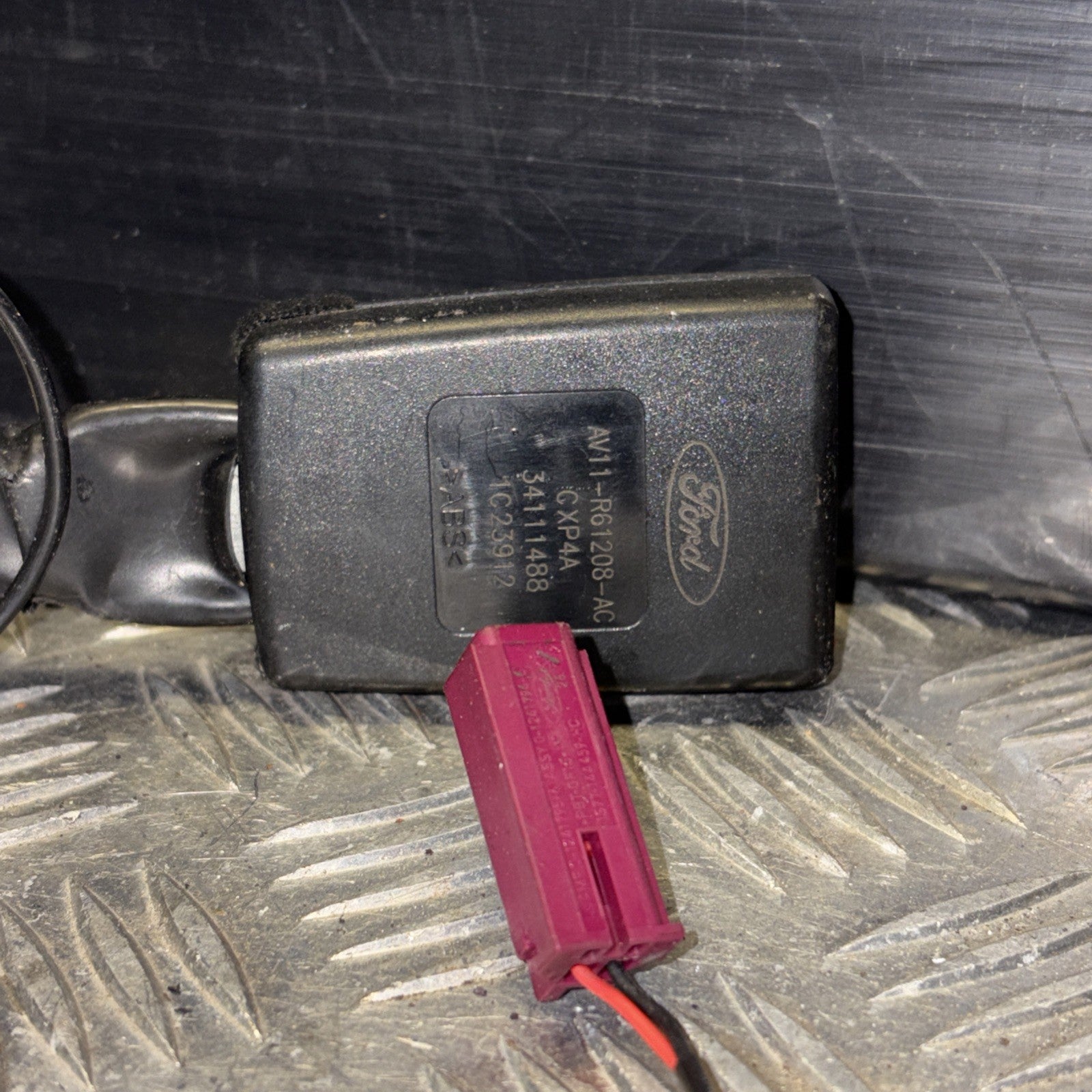 Ford B Max 2014 Front Passenger Side Seat Buckle Stalk AV11R61208AC
