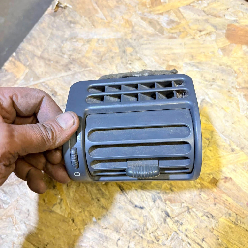 Fiat Scudo Peugeot Expert Citroen Dispatch 1995-2006 Dash Air Vent Left