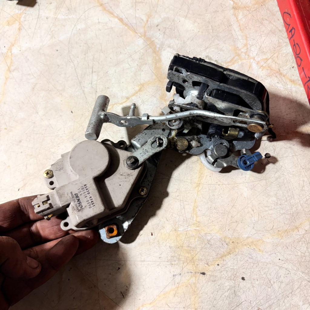 Daihatsu Yrv Right Offside Rear Door Lock 85470-97401 Mk1 2001-2006U
