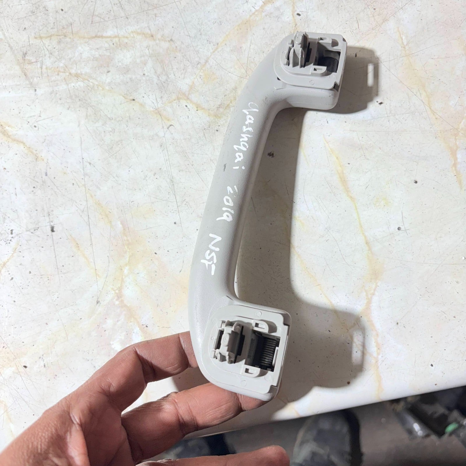 NISSAN QASHQAI 2019 ROOF GRAB HANDLE REAR LEFT PASSENGER SIDE