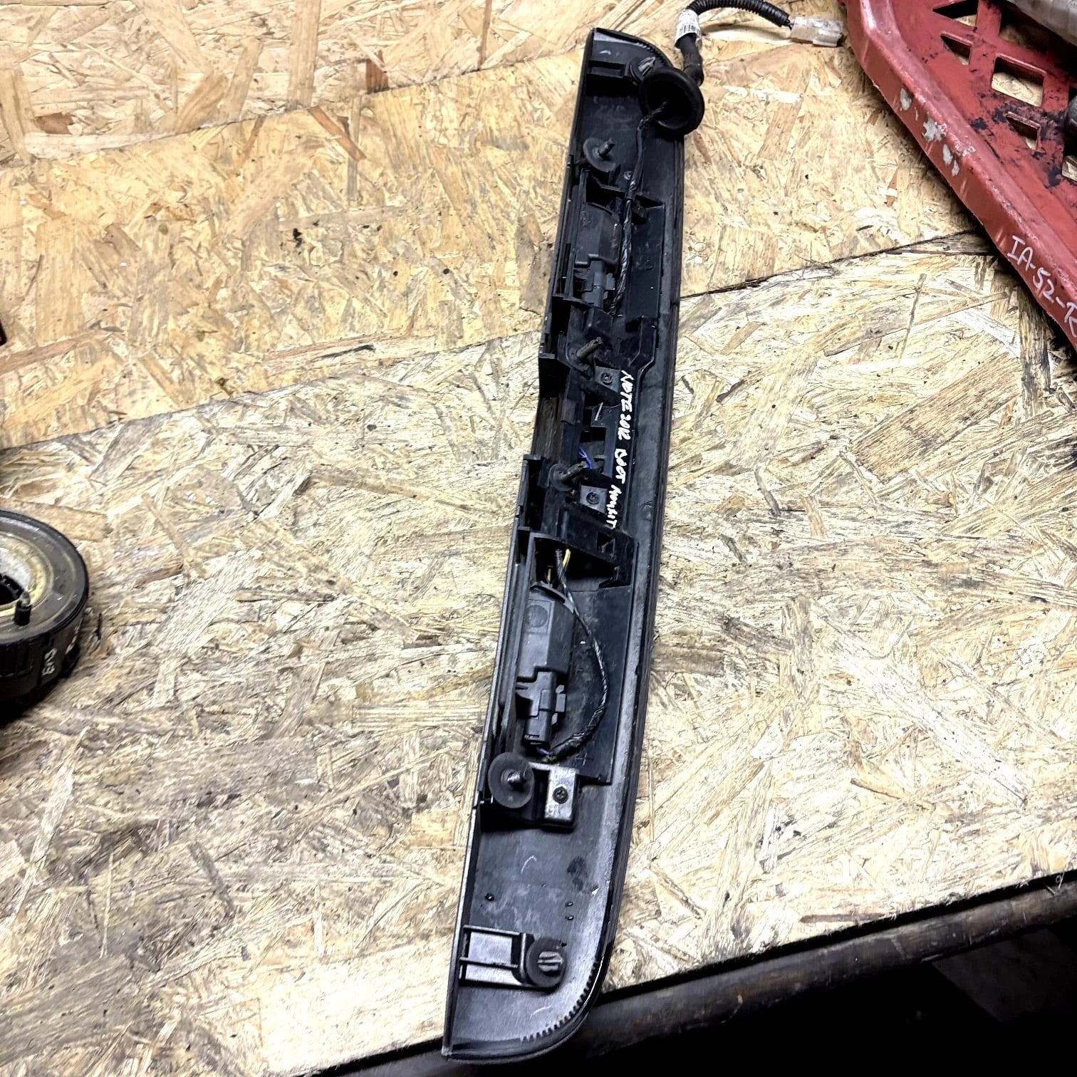 Nissan Note 2012 Volkswagen 2K 1.6 TDI 2K0827574F041 Rear Back Door Grip Molding