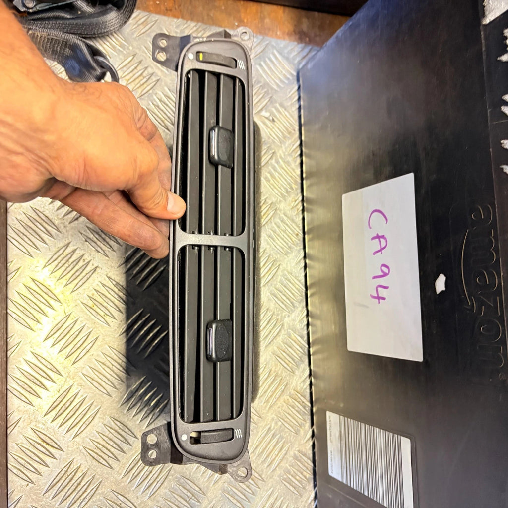 Jaguar X-Type 2001-2009 S-Type 2002.5-2008 Centre Vent 1X43-6770-AN C2S43923