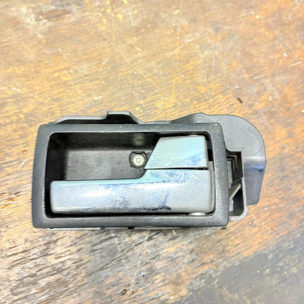 1S71-F22600-AF interior Driver front Door Handle Ford Mondeo2.085KW 6M (2004)OSF