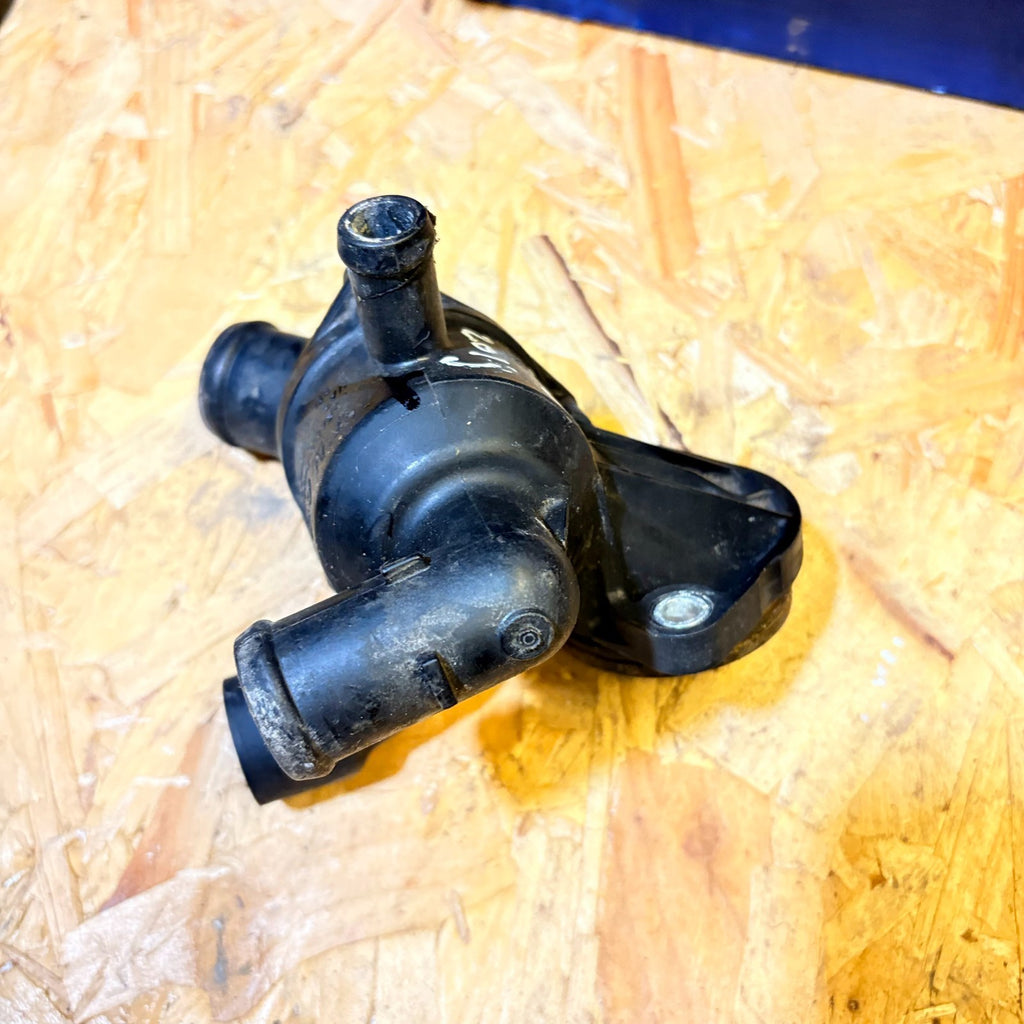 VW Caddy Mk3 1.6 TDI 2010-2015 Thermostat Housing Coolant Regulator 03L121111R