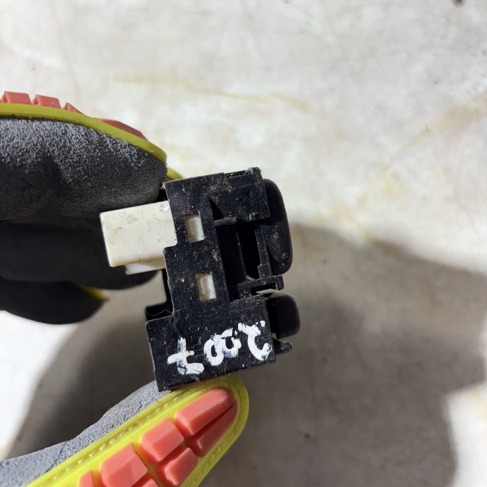 TOYOTA YARIS 2007 WING MIRROR CONTROL SWITCH 183574