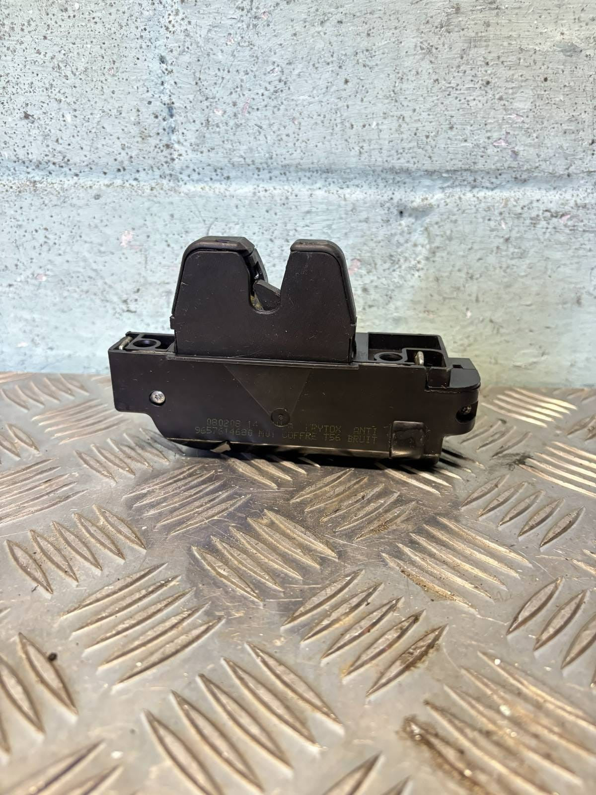 Citroen C2 C3 C4 Peugeot 206 307 407 (2004-09) Tailgate BootLock 9652301980 2008