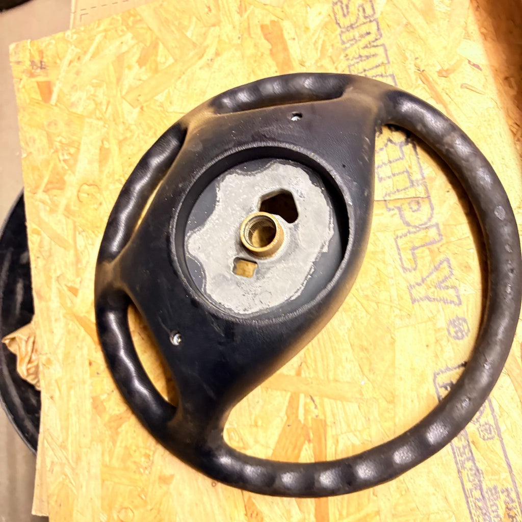 STEERING WHEEL MERCEDES-BENZ SPRINTER A906 STEERING WHEEL A906 464 0201