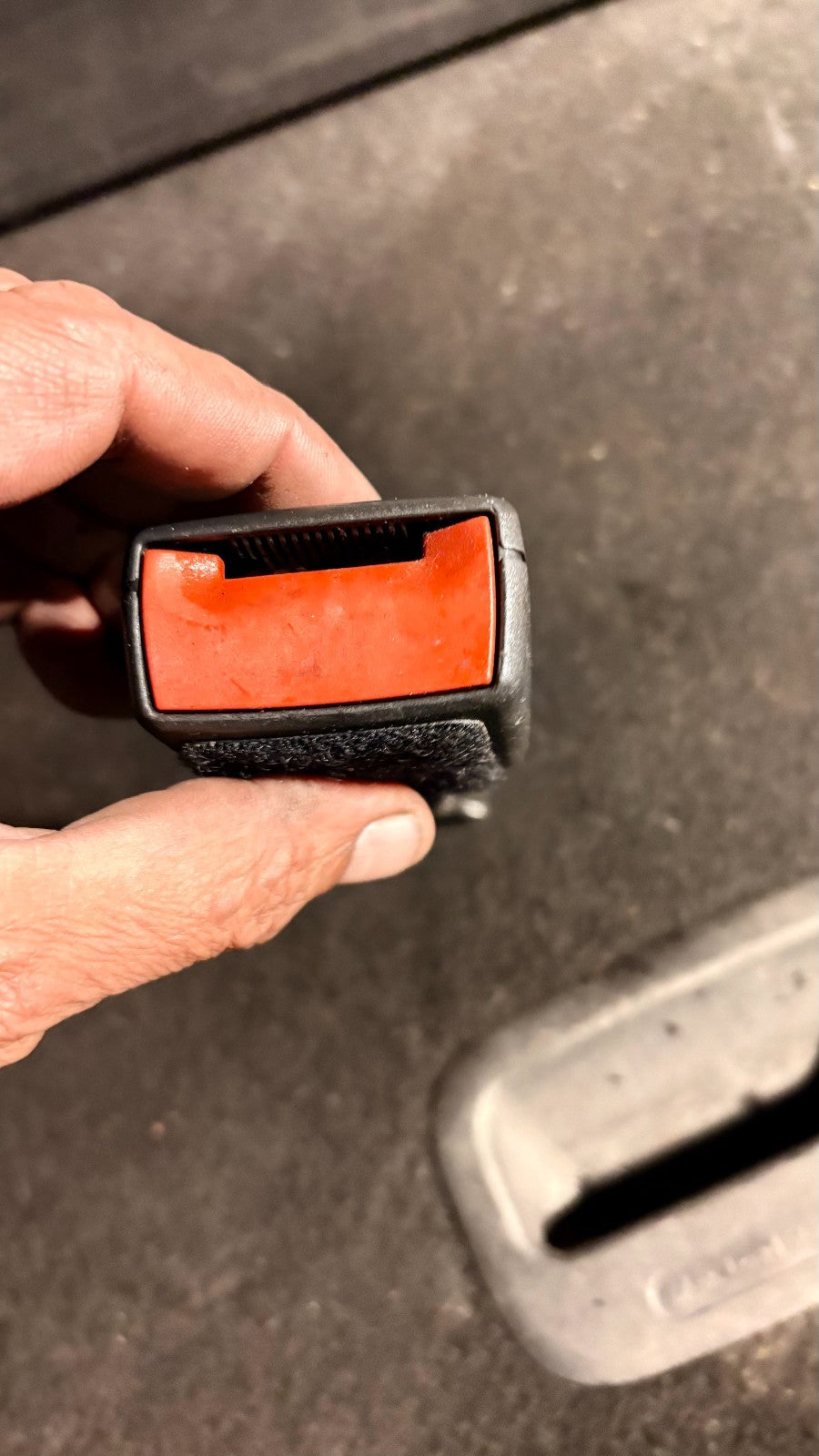 Vauxhall Astra H Mk5 2004-2010 Rear Right Seat Belt Buckle 13128869 40-126-6978