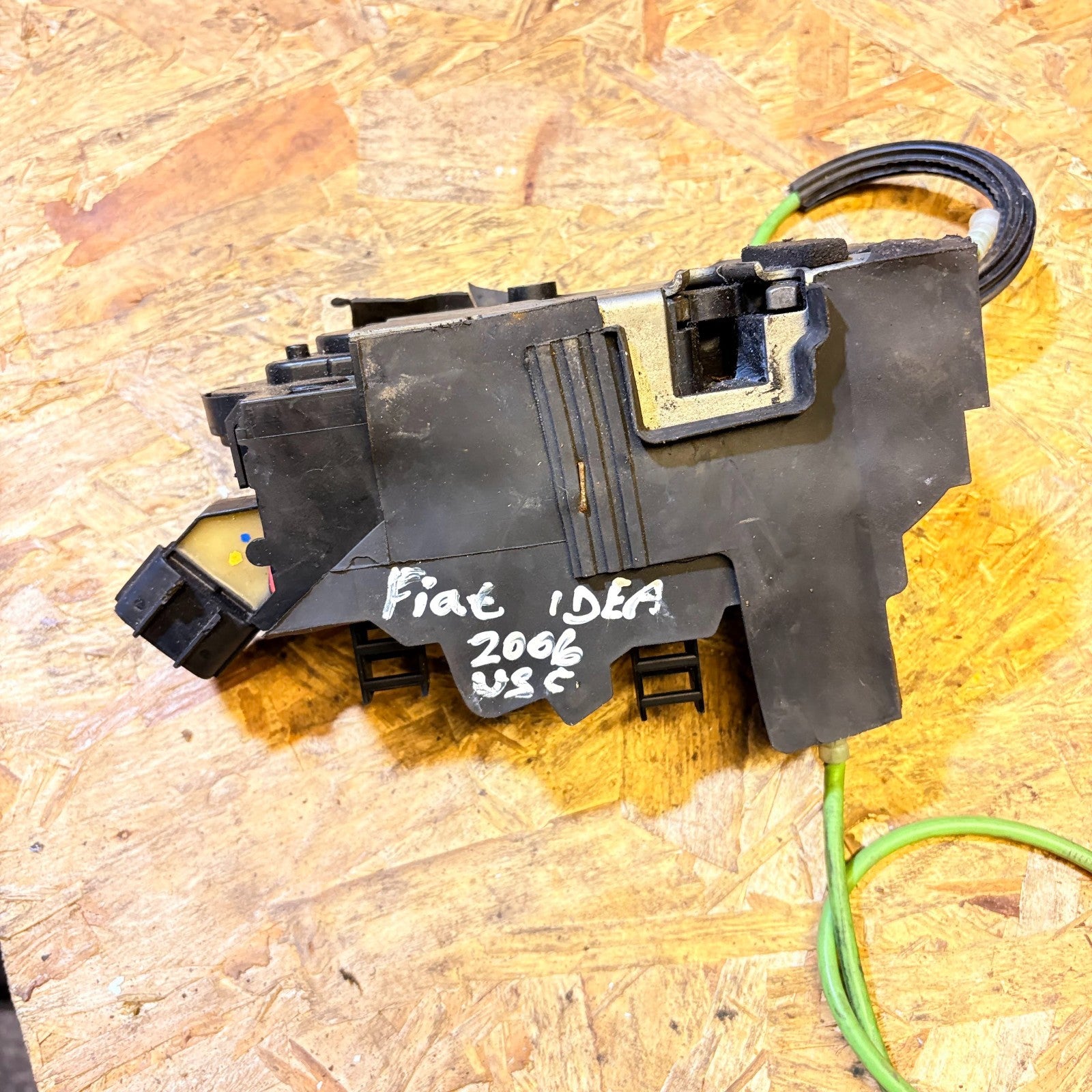 FIAT IDEA 2006 DOOR LOCK FRONT LEFT PASSENGER SIDE 51708429